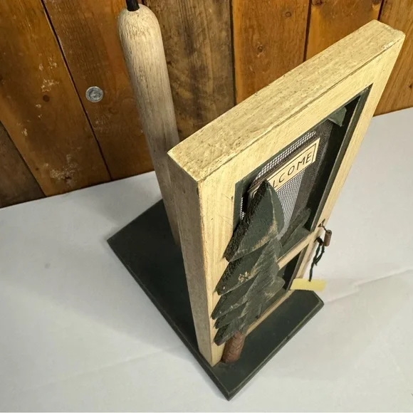 Rustic Paper Towel Holder With Screen Door And Bird - Picture 6 of 8